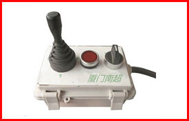 20噸(20方)東風特商小三軸綠化灑水車車自動灑水車裝置控制臺圖片 20噸(20方)東風特商小三軸綠化灑水車車自動灑水車裝置控制臺圖片