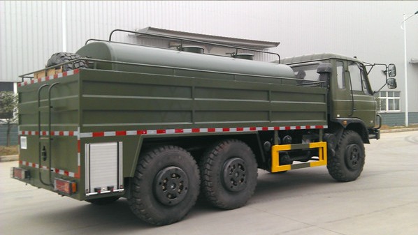 沙漠運水車圖片 沙漠運水車圖片