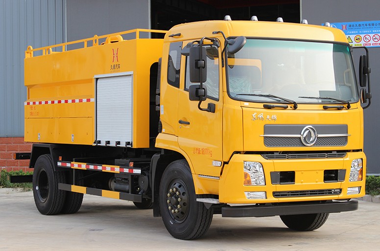 東風(fēng)天錦清洗灑水車圖片 東風(fēng)天錦清洗灑水車圖片