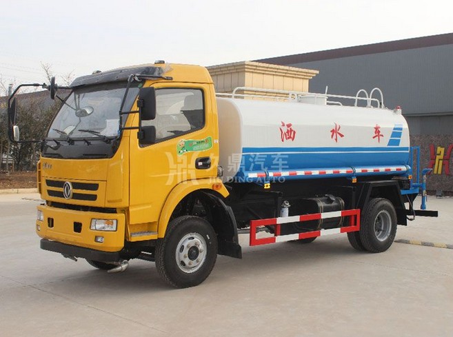 工程灑水車租賃價(jià)格_8噸東風(fēng)大多利卡工程灑水車價(jià)格2