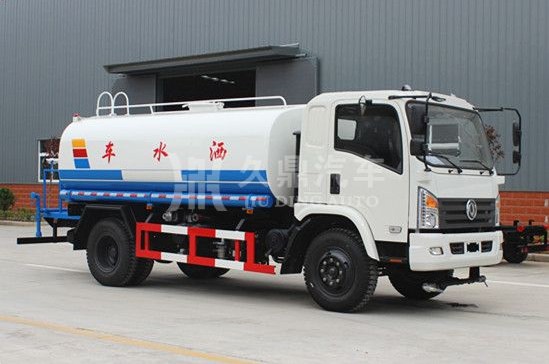 15噸(15方)東風(fēng)御虎綠化灑水車圖片 15噸(15方)東風(fēng)御虎綠化灑水車圖片