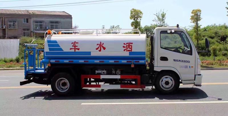 凱馬5噸綠化灑水車(chē)廠家價(jià)格5