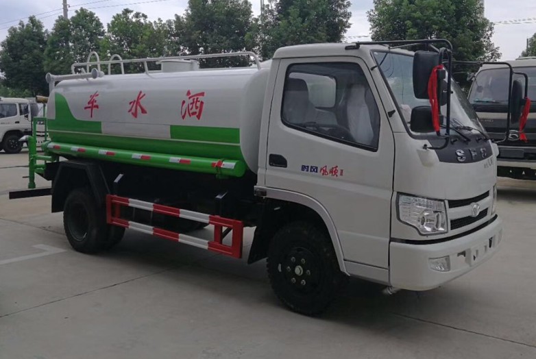 時(shí)風(fēng)風(fēng)順5噸灑水車圖片 時(shí)風(fēng)風(fēng)順5噸灑水車圖片