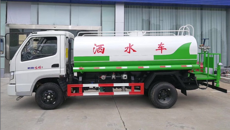 時(shí)風(fēng)風(fēng)順5噸綠化灑水車廠家價(jià)格3