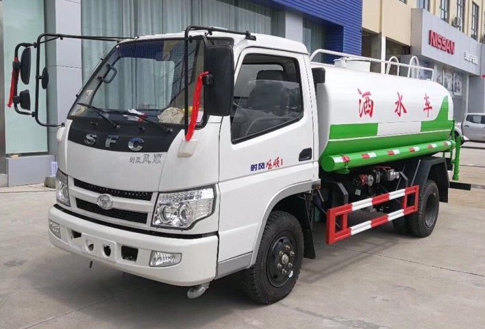 時(shí)風(fēng)風(fēng)順5噸綠化灑水車廠家價(jià)格4