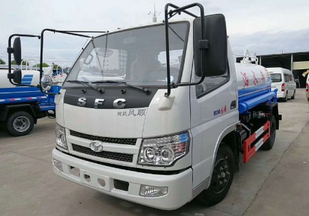 3噸時(shí)風(fēng)風(fēng)順?biāo){牌小型灑水車2
