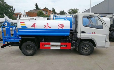 3噸時(shí)風(fēng)風(fēng)順?biāo){牌小型灑水車4