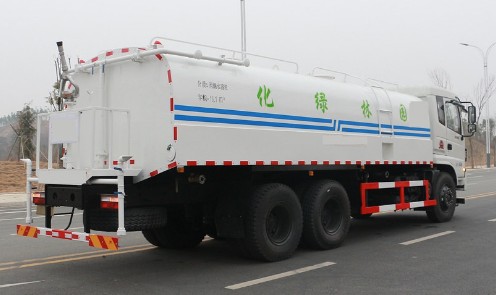 20噸灑水車自重多少噸呢_東風(fēng)御龍后雙橋20噸綠化灑水車廠家價(jià)格3