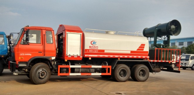 多功能灑水車有哪些_東風后雙橋20方農藥噴灑車3