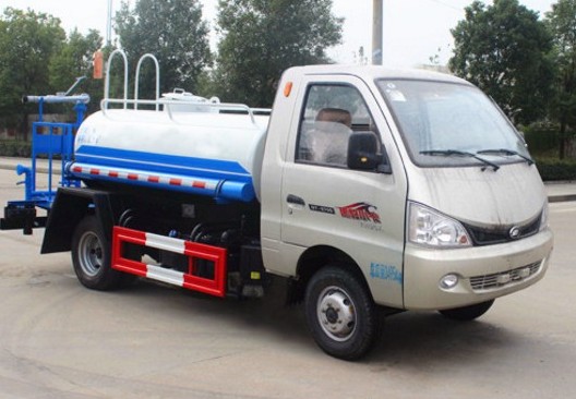 北汽黑豹2噸藍牌綠化灑水車3