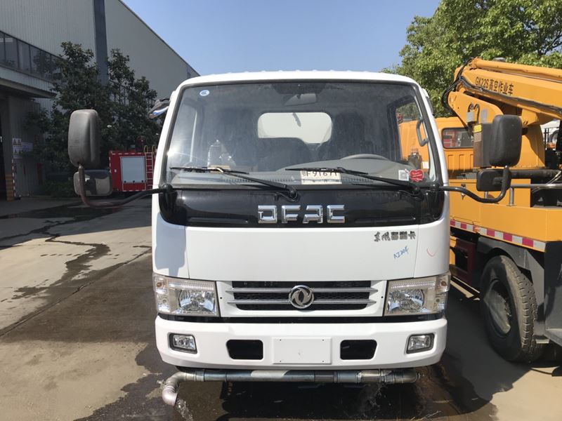 5方可以上藍牌的灑水車 5方可以上藍牌的灑水車