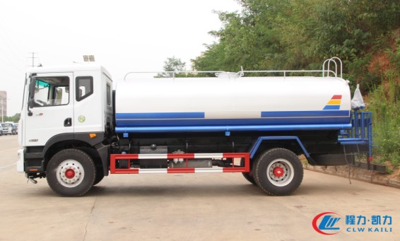 東風(fēng)多利卡D9灑水車圖片 東風(fēng)多利卡D9灑水車圖片