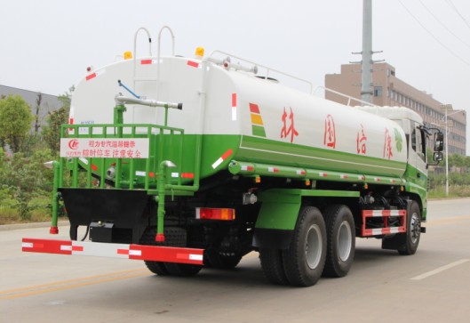 東風(fēng)后八輪灑水車(D913駕駛室)高清圖片 東風(fēng)后八輪灑水車(D913駕駛室)高清圖片