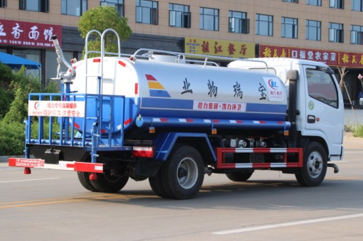 5噸東風凱普特灑水車高清圖片 5噸東風凱普特灑水車高清圖片