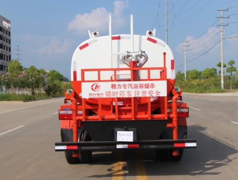 5噸東風小多利卡灑水車(云內發動機)高清圖片 5噸東風小多利卡灑水車(云內發動機)高清圖片