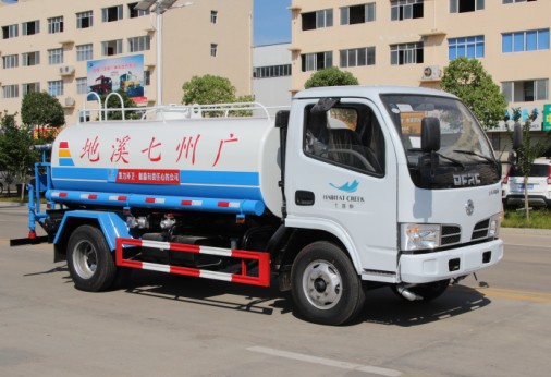 5噸東風小多利卡灑水車(云內發動機)高清圖片 5噸東風小多利卡灑水車(云內發動機)高清圖片