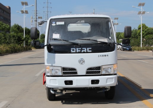 5噸東風小多利卡灑水車(云內發動機)高清圖片 5噸東風小多利卡灑水車(云內發動機)高清圖片