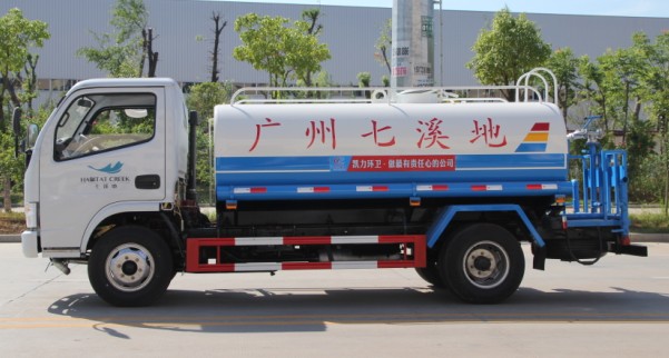5噸東風小多利卡灑水車(云內發動機)高清圖片 5噸東風小多利卡灑水車(云內發動機)高清圖片