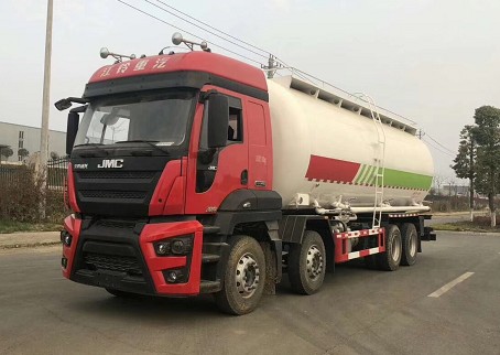 江鈴?fù)埱八暮蟀松⒀b水泥運(yùn)輸車 江鈴?fù)埱八暮蟀松⒀b水泥運(yùn)輸車