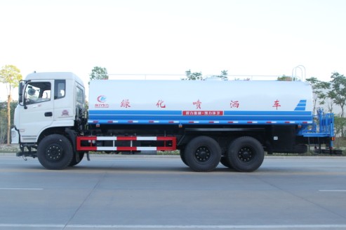 東風御龍后雙橋灑水車高清圖片 東風御龍后雙橋灑水車高清圖片