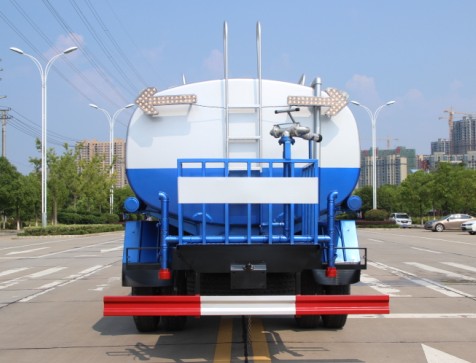 東風(fēng)專用底盤12方灑水車高清圖片 東風(fēng)專用底盤12方灑水車高清圖片