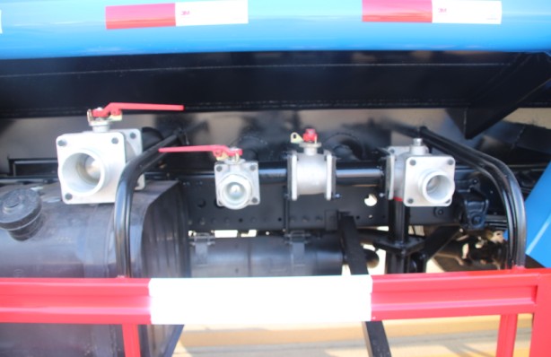 東風專底消防灑水車高清圖片 東風專底消防灑水車高清圖片