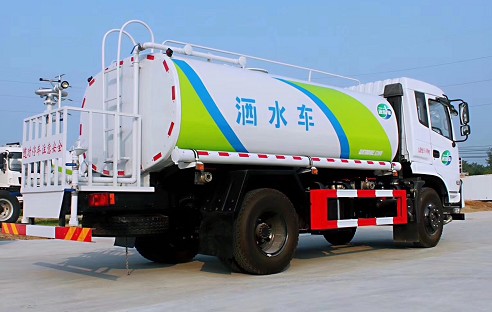 東風專底12方灑水車(新款D913駕駛室)高清圖片 東風專底12方灑水車(新款D913駕駛室)高清圖片