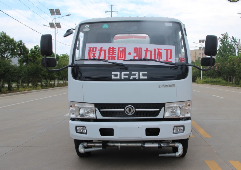 5方東風(fēng)多利卡霧炮車(朝柴發(fā)動機)高清圖片 5方東風(fēng)多利卡霧炮車(朝柴發(fā)動機)高清圖片