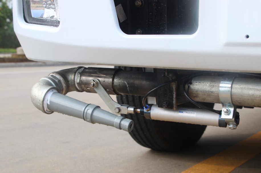 5方東風(fēng)多利卡霧炮車(朝柴發(fā)動機)高清圖片 5方東風(fēng)多利卡霧炮車(朝柴發(fā)動機)高清圖片