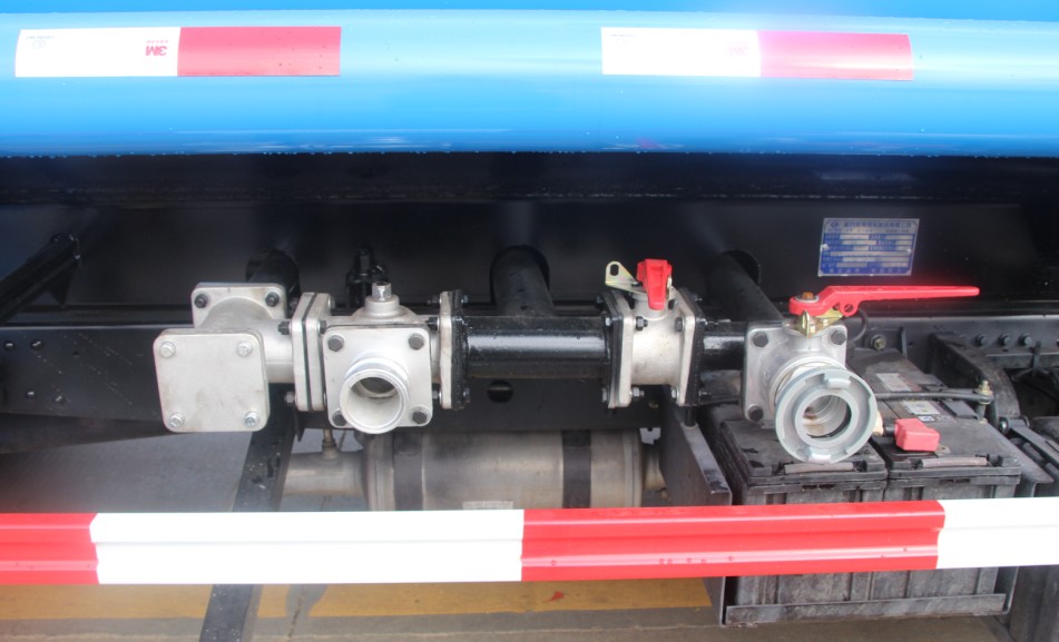 5方東風(fēng)多利卡霧炮車(朝柴發(fā)動機)高清圖片 5方東風(fēng)多利卡霧炮車(朝柴發(fā)動機)高清圖片