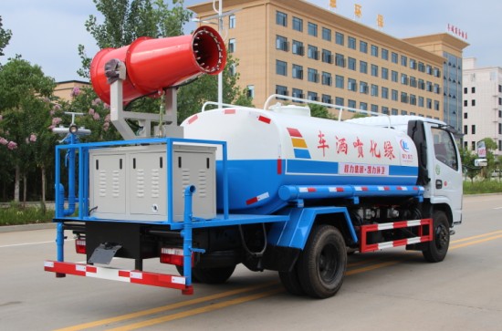 5方東風多利卡霧炮車(云內發動機)高清圖片 5方東風多利卡霧炮車(云內發動機)高清圖片