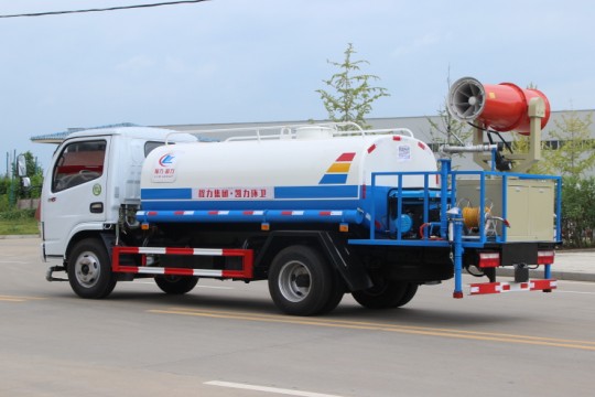 5方東風多利卡霧炮車(云內發動機)高清圖片 5方東風多利卡霧炮車(云內發動機)高清圖片