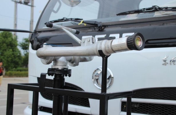 5方東風多利卡霧炮車(云內發動機)高清圖片 5方東風多利卡霧炮車(云內發動機)高清圖片