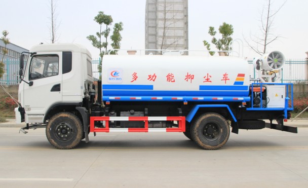 東風(fēng)新款專底霧炮車(chē)高清圖片 東風(fēng)新款專底霧炮車(chē)高清圖片