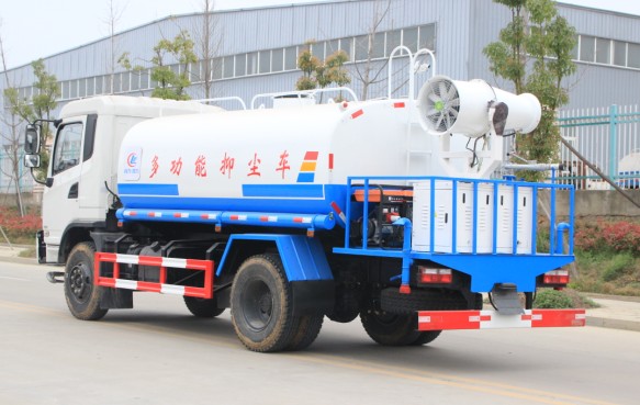 東風(fēng)新款專底霧炮車(chē)高清圖片 東風(fēng)新款專底霧炮車(chē)高清圖片