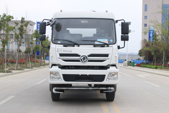 東風(fēng)新款專底霧炮車(chē)高清圖片 東風(fēng)新款專底霧炮車(chē)高清圖片