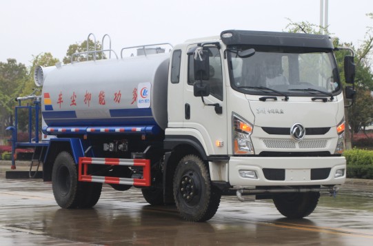 東風(fēng)新款專底霧炮車(chē)高清圖片 東風(fēng)新款專底霧炮車(chē)高清圖片