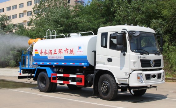 東風(fēng)新款專底霧炮車(chē)高清圖片 東風(fēng)新款專底霧炮車(chē)高清圖片