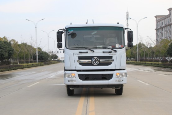 東風(fēng)多利卡D9圓罐抑塵車高清圖片 東風(fēng)多利卡D9圓罐抑塵車高清圖片