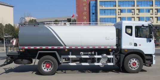 國(guó)六14噸東風(fēng)多利卡D9灑水車圖片 國(guó)六14噸東風(fēng)多利卡D9灑水車圖片