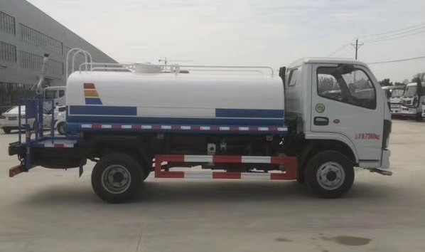 二手灑水車5噸的價格_國六5方東風福瑞卡綠化灑水車廠家價格3