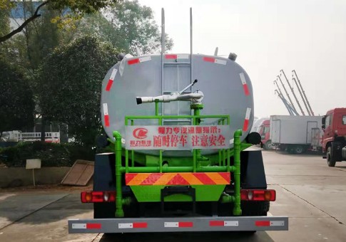 12方東風天錦帶除雪滾刷灑水車圖片 12方東風天錦帶除雪滾刷灑水車圖片