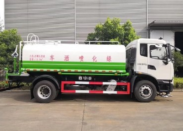 國(guó)六東風(fēng)天錦KR灑水車圖片 國(guó)六東風(fēng)天錦KR灑水車圖片