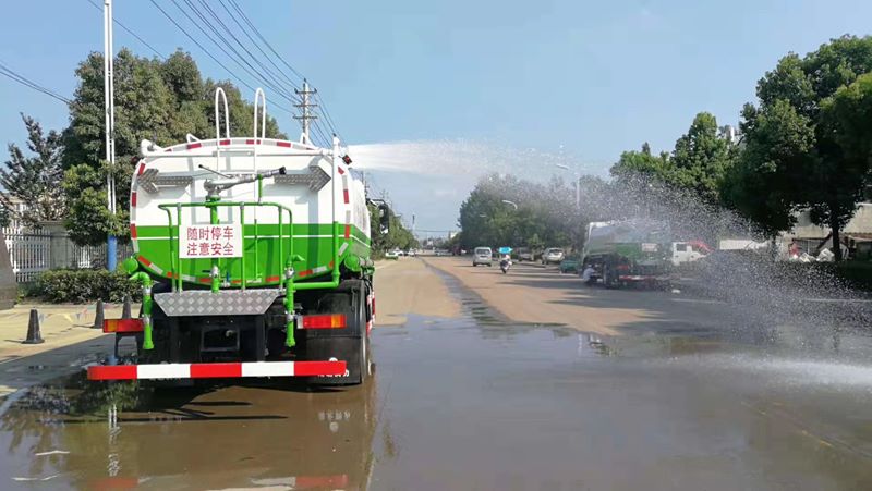 國(guó)六東風(fēng)天錦KR灑水車圖片 國(guó)六東風(fēng)天錦KR灑水車圖片