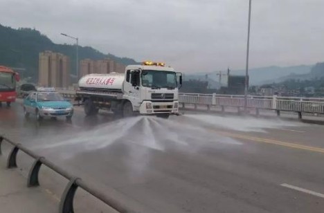 灑水車工作圖片 灑水車工作圖片