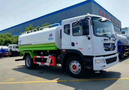 程力灑水車(chē)圖片 程力灑水車(chē)圖片