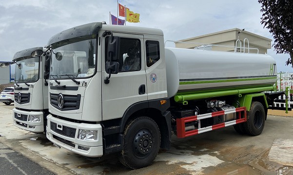 國六15方東風(fēng)華神T5灑水車圖片 國六15方東風(fēng)華神T5灑水車圖片