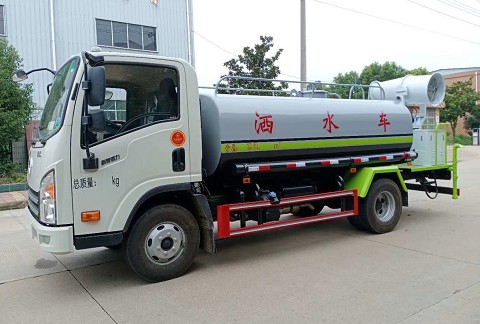國六5方大運黃牌灑水車 國六5方大運黃牌灑水車