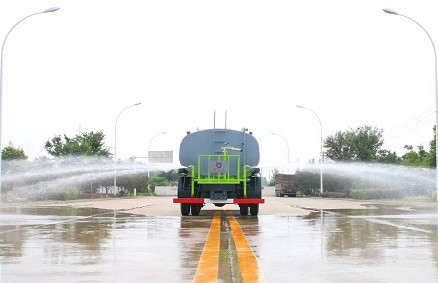 國(guó)六12方東風(fēng)華神KL5灑水車(chē)圖片 國(guó)六12方東風(fēng)華神KL5灑水車(chē)圖片