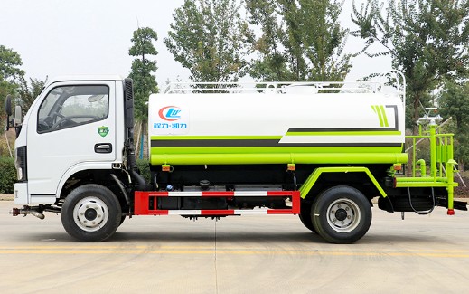 國(guó)六5噸東風(fēng)小福瑞卡灑水車圖片 國(guó)六5噸東風(fēng)小福瑞卡灑水車圖片